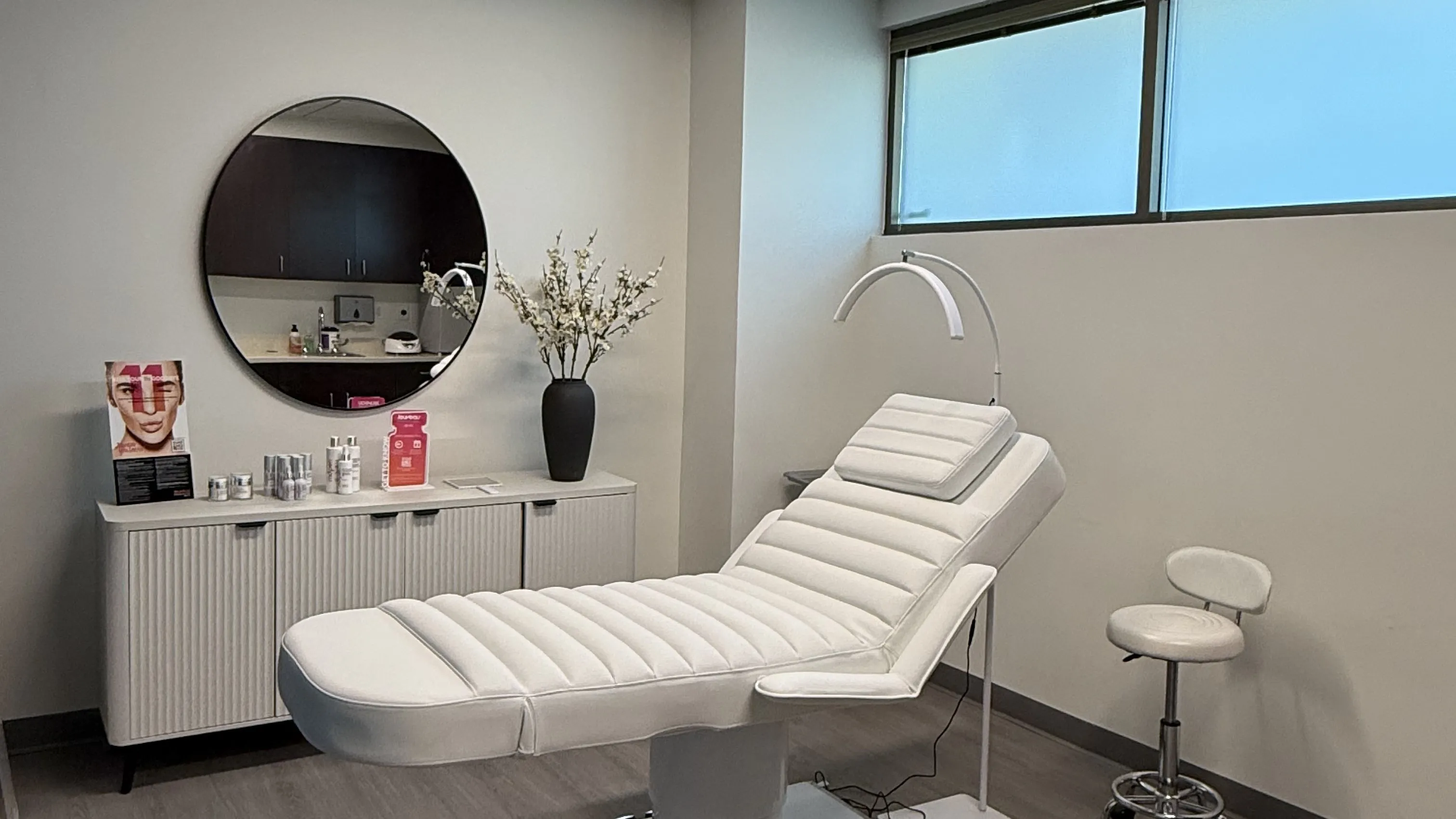 Main treatment room at Avinity Health in Scottsdale